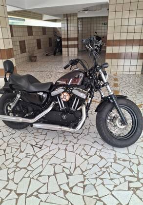 HARLEY-DAVIDSON SPORTSTER FORTY-EIGHT 